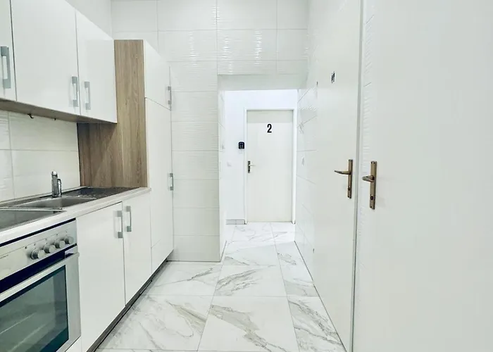 Private In Elegant 5-bedroom Near Kaufpark Alterlaa * וינה