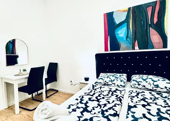 Private In Elegant 5-bedroom Near Kaufpark Alterlaa *