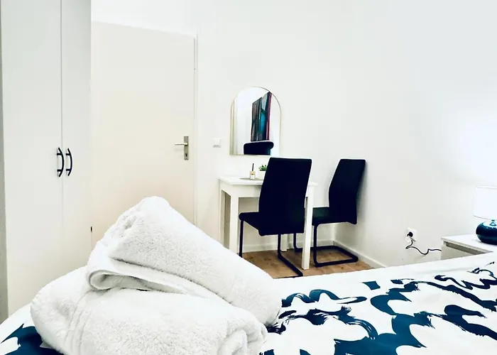 Private In Elegant 5-bedroom Near Kaufpark Alterlaa * וינה