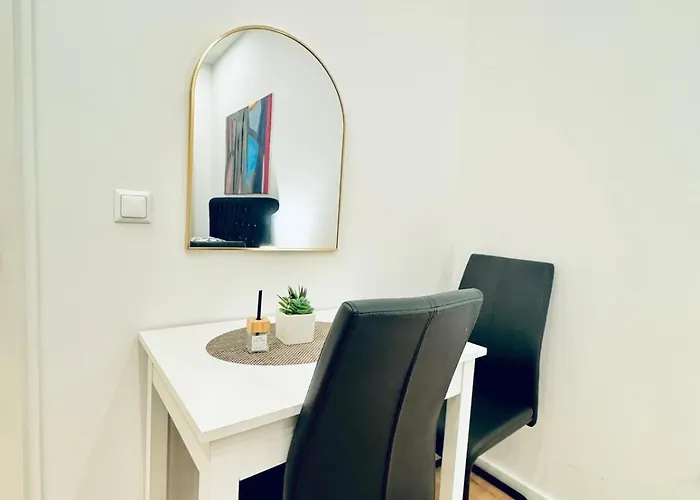 Private In Elegant 5-bedroom Near Kaufpark Alterlaa * וינה