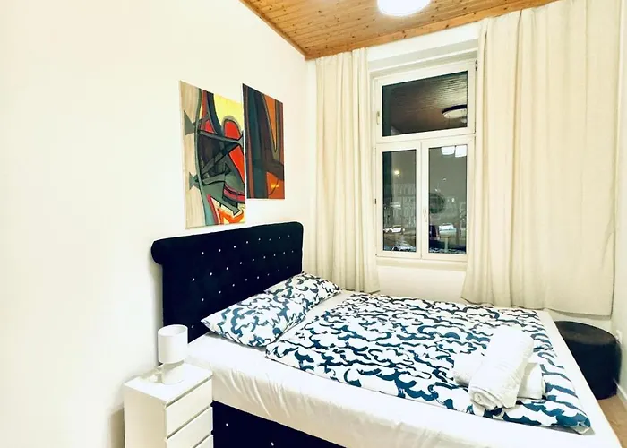Private In Elegant 5-bedroom Near Kaufpark Alterlaa * וינה