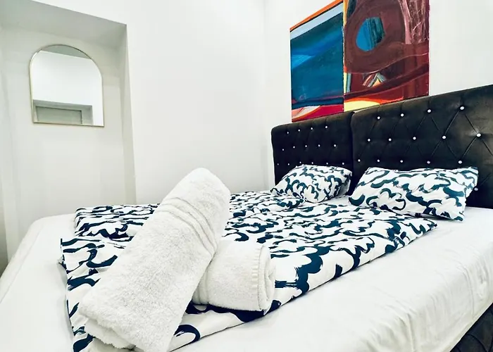 דירה Private In Elegant 5-bedroom Near Kaufpark Alterlaa וינה